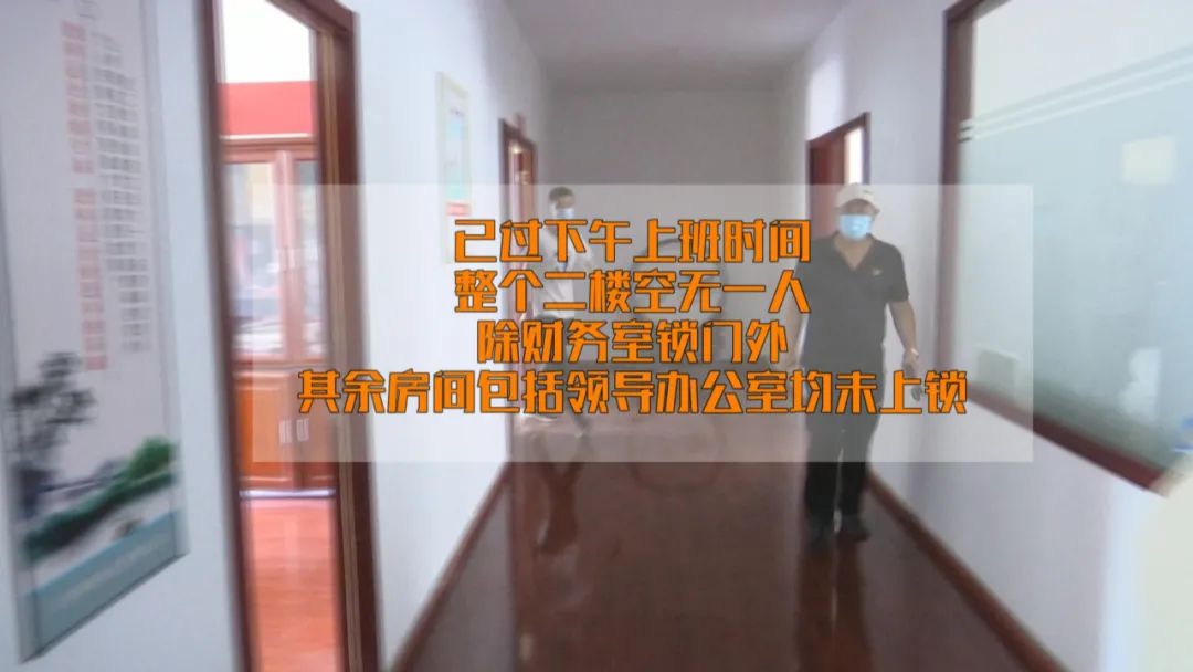 DƬ
